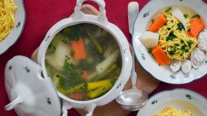 Куриный суп с лапшой - блюдо, за которое вы получите массу комплиментов