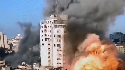 Ракеты летят по жилым домам: свежие видео из Израиля и Газы
