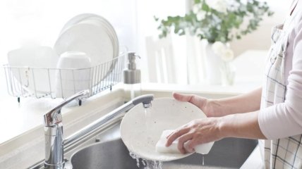 Підручні засоби легко впораються з маркуванням на посуді