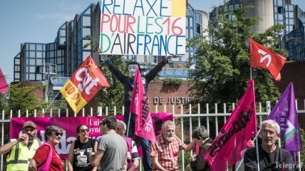 Во Франции профсоюзы пилотов намерены устроить забастовку в первые дни Евро-2016