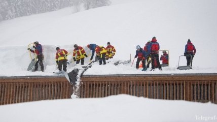 В Австрии четырех мужчин засыпало 6 метрами снега, есть погибший
