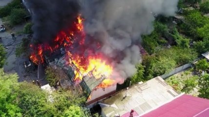 Масштабный пожар в Киеве показали с высоты птичьего полета