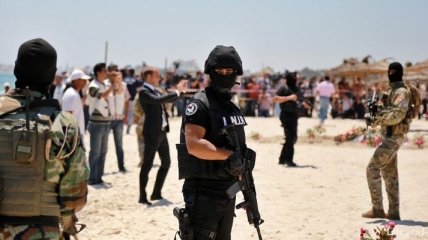 Чрезвычайное положение Туниса продлили еще на 2 месяца