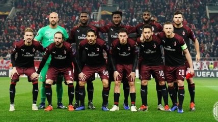 Милан избежал исключения из еврокубков: УЕФА наказал клуб иначе