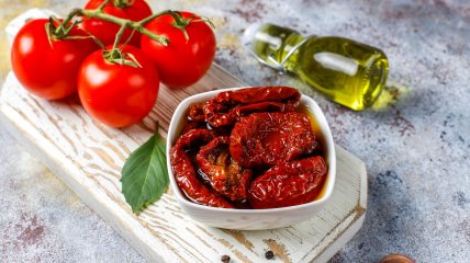 В'ялені помідори