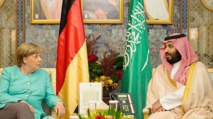 Меркель обсудила с Саудовской Аравией вопросы оружейного экспорта