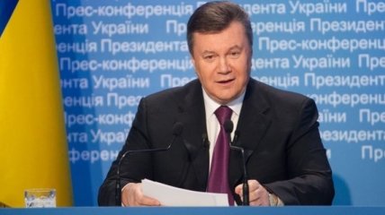 Янукович научится общаться с журналистами