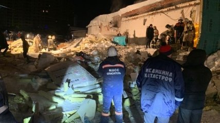 В РФ обрушилась крыша кафе: погибла девушка
