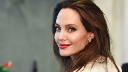 Анджелина Джоли отпраздновала свое день рождения в парке развлечений 