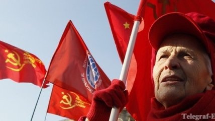 Коммунисты требуют вернуть "Молодую гвардию" в школьную программу
