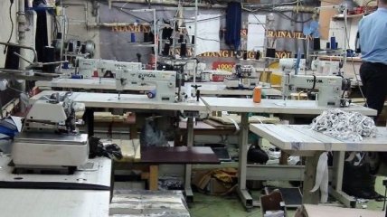 В Одессе налоговики выявили подпольную швейную фабрику
