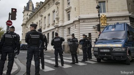 Во Франции полицейский устроил смертельную перестрелку и покончил с собой