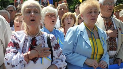 Кабмин предложил доплачивать украинцам за поздний выход на пенсию