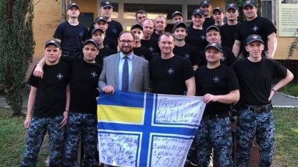 Украинские моряки собрали деньги для осужденного российского волонтера