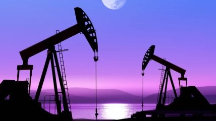 Нефть Brent с поставкой в июле падает в цене 