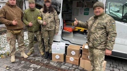 Favbet Foundation передал военным медикам спецавтомобиль Opel Vivaro