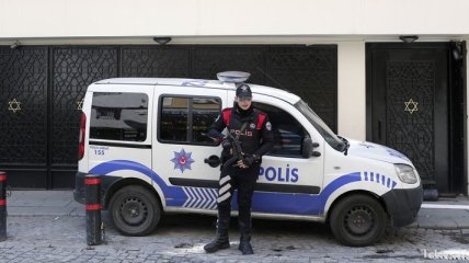 В Турции из-за взрыва бомбы погибли шесть полицейских
