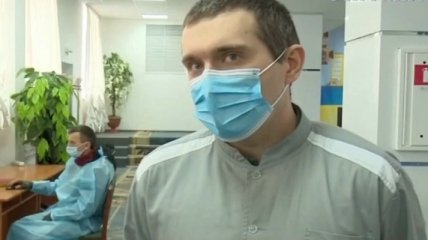 "Лучше предупредить, чем лечить": первый вакцинированный в Украине объяснил свое решение (видео)