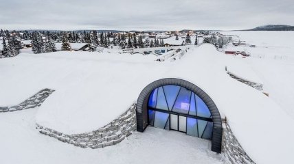 Волшебный ледяной отель в Швеции (Фото)