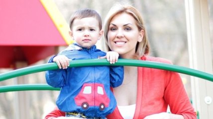 Яна Клочкова похвасталась снимком 4-летнего сына за рулем