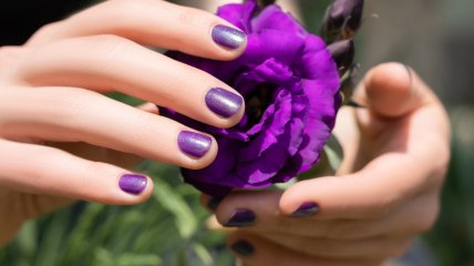 Такой маникюр на короткие ногти будет выглядеть роскошно - лучшие идеи