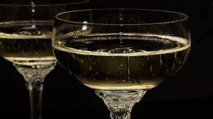 Польза шампанского: кому можно пить игристое вино