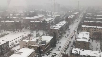 Ужасный гололед: Харьков засыпало снегом (Видео)