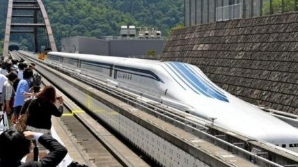 Японский скоростной поезд прошел первые испытания