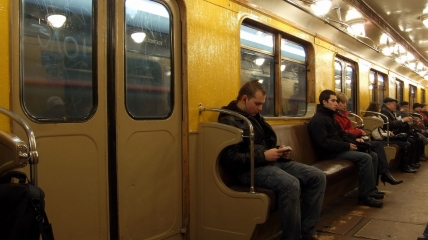 Чоловік фотографував жіночі сідниці у метро