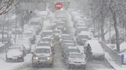 На дороге в Одесской области из-за погоды застряли около 60 авто