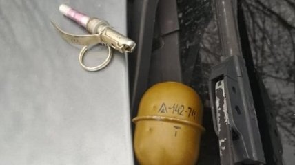 В Днепропетровской области водитель "евробляхи" ранил полицейского гранатой 