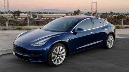 Бывший сотрудник обвиняет Tesla в браке деталей