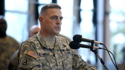Начальник штаба армии США узнал о запрете трансгендеров Трампом