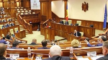 Двое депутатов парламента Молдовы задержаны: причина