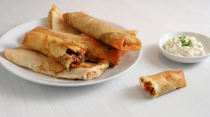 Рулетики из теста филло