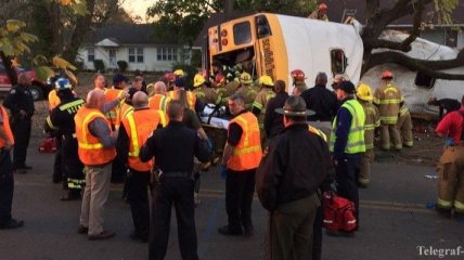Авария со школьным автобусом в США: есть погибшие