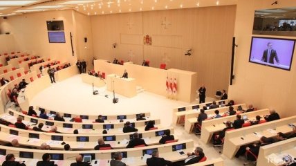 В парламенте Грузии назвали досадным решение Зеленского по "лжецу" Саакашвили