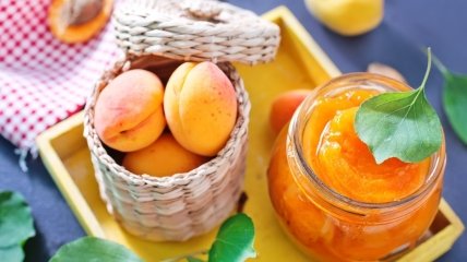 Як приготувати варення з абрикосів Бурштинове — простий рецепт