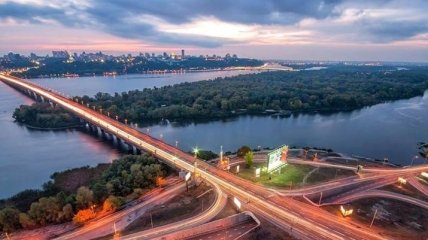 В Киеве ночью перекроют мост Патона