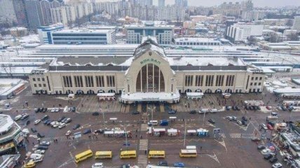 На Центральному вокзалі в Києві шукають вибухівку