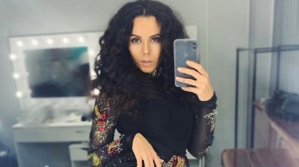 "Богиня": Настя Каменских в красном платье произвела фурор в сети