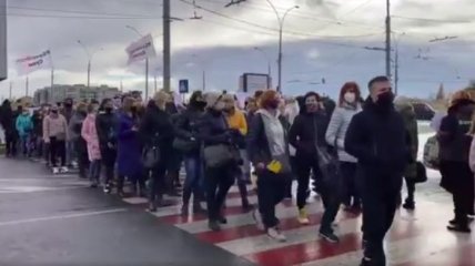 Предприниматели перекрыли автодороги в Украине: названы требования (видео)