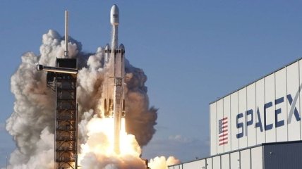 Шторм вызвал потерю первой ступени ракеты Falcon Heavy