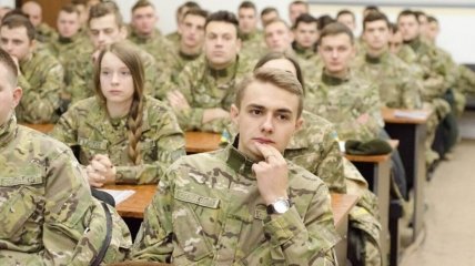 Українських студентів навчатимуть захищати країну