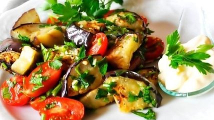 Рецепт дня: летний салат из баклажанов