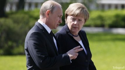 Меркель говорила с Путиным о территориальной целостности Украины