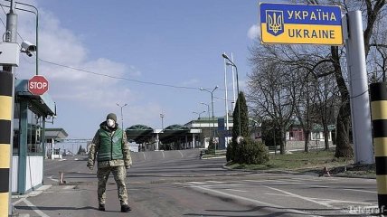 Прекращаются все пассажирские перевозки: Украина закрывает границу