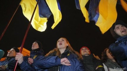 Разведение войск: активисты пришли к Офису Президента (Видео)