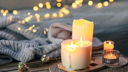 Свечи горят в праздник