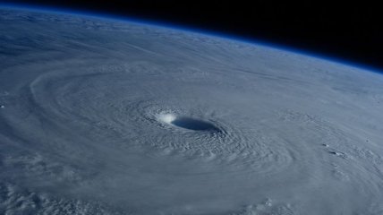 Астронавт NASA сделал снимок урагана "Флоренс" из космоса (Видео) 
